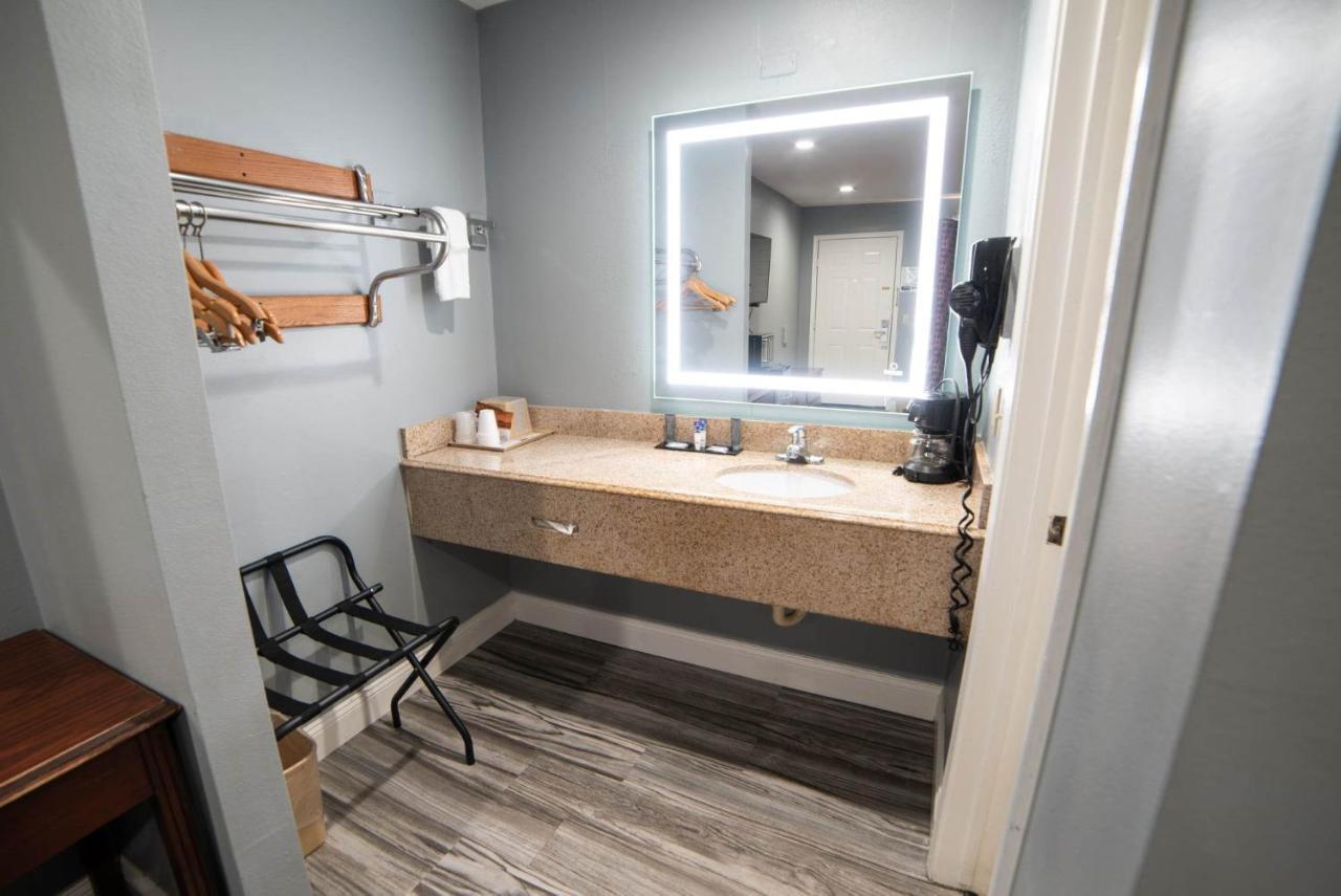 Americas Best Value Inn And Suites Siloam Springs Zewnętrze zdjęcie